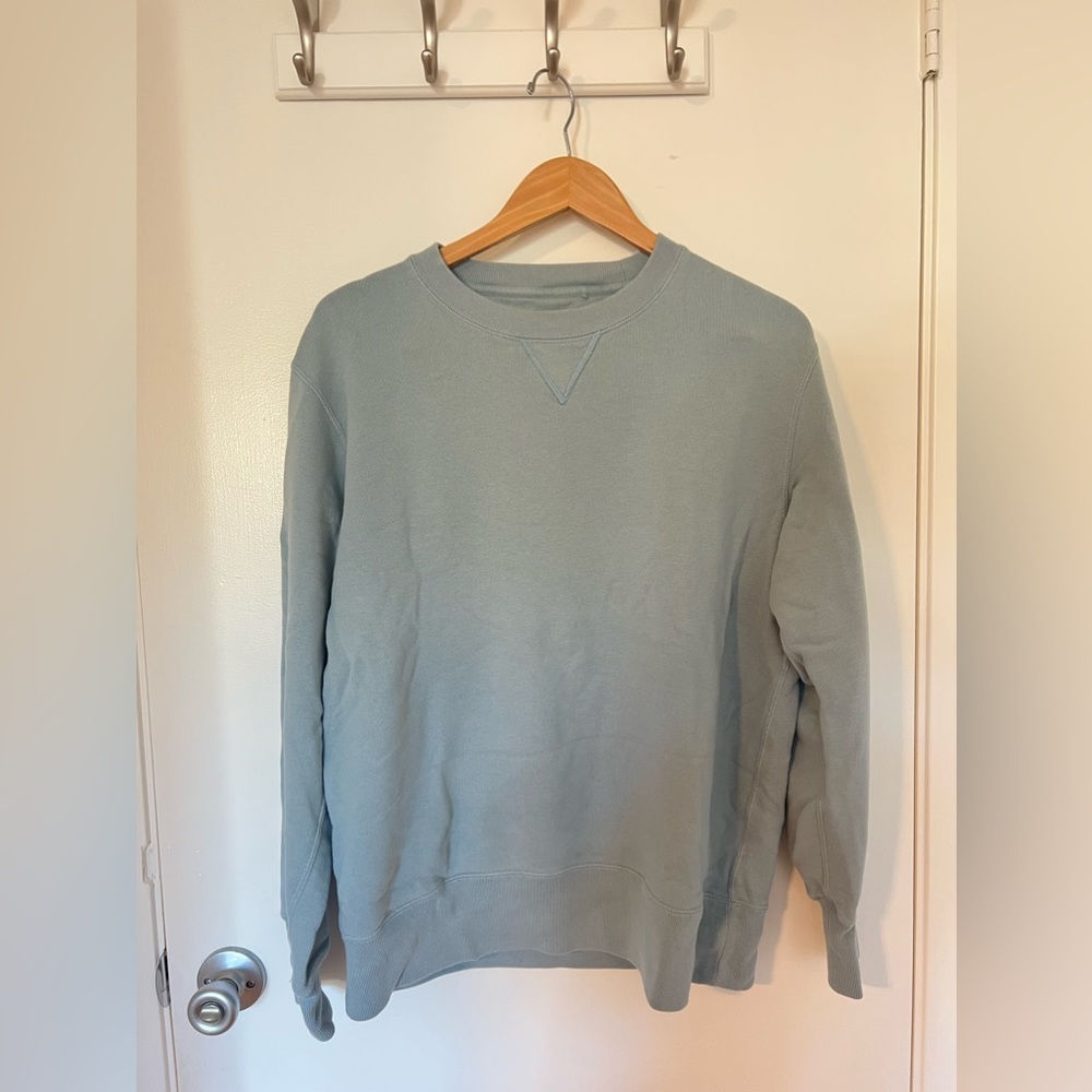 Uniqlo sweatshirt